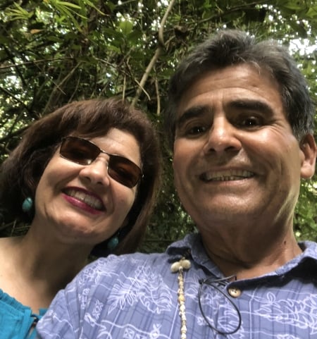 Hawaiian honeymoon selfie for formerly single Christian California man and his wife