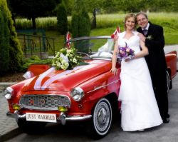 Vintage car wedding