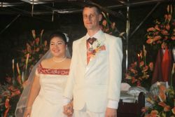 Australian Christian single marries Filipina who smiles radiantly