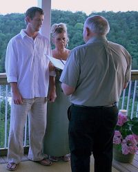 Missouri Christian singles marry on a balcony