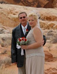 Christian couple wed in Valley of Fire state park